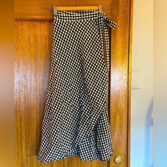 Wilfred Dresses & Skirts - Wilfred gingham skirt, black and cream, XXS